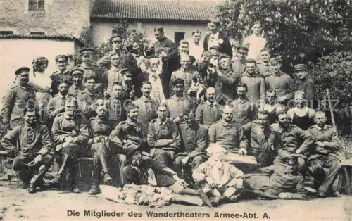 AK / Ansichtskarte Militaria Theater Wandertheater Armee Abt Gruppenbild