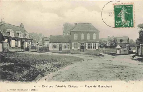AK / Ansichtskarte Auxi-le-Chateau ARRAS 62 Pas-de-Calais Place de Gueschard