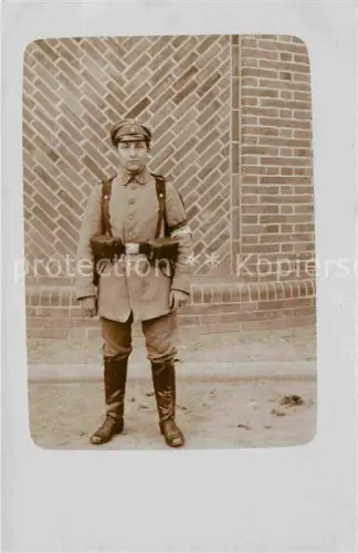 AK / Ansichtskarte Sanitaeter Militaria Rotes Kreuz WK1 Foto Portrait
