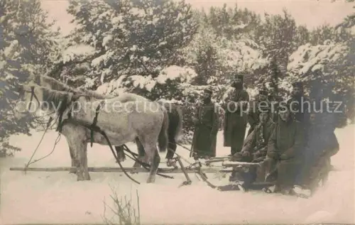 AK / Ansichtskarte WK1 Militaria Russland Winter Soldaten mit Pferdegespann Foto