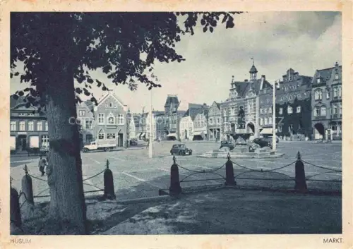 AK / Ansichtskarte Husum  Nordfriesland Marktplatz Brunnen