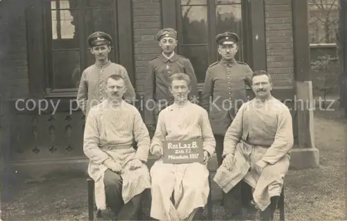 AK / Ansichtskarte MueNCHEN  Bayern Lazarett Gruppenfoto