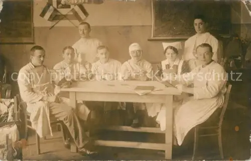 AK / Ansichtskarte WueRZBURG Bayern Lazarett Kartenspiel Gruppenfoto