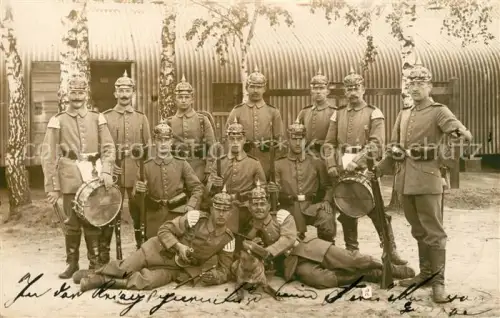 AK / Ansichtskarte Graudenz GRUDZIADZ Westpreussen PL uebungsplatz Wellblechbaracke Foto Musiktrupp Trommler