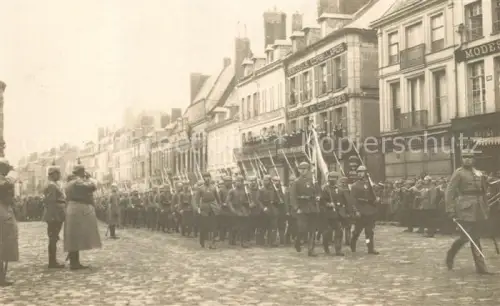 AK / Ansichtskarte 002 Regiment Bayern KBUR 002 Ulanen Ansbach Foto WK1 Marsch durch Ansbach
