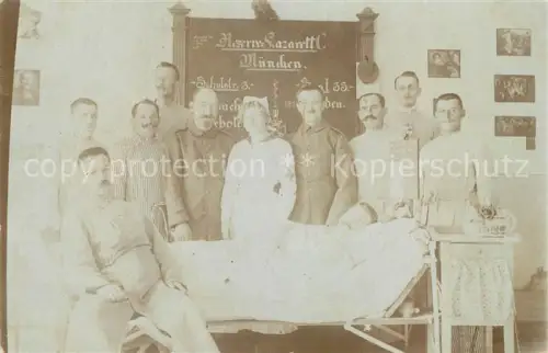 AK / Ansichtskarte MueNCHEN  Bayern Lazarett Gruppenfoto