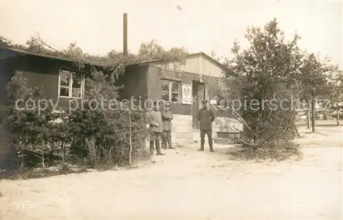 AK / Ansichtskarte Feldpost-Motiv Feldpoststation Deutsche Feldpost (Schild links der Tuere)