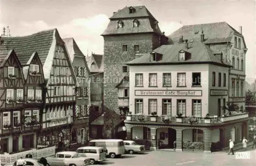 AK / Ansichtskarte Linz Rhein Rheinland-Pfalz Burgplatz Die bunte Stadt am Rhein Altstadt Restaurant Café Burghof Fachwerkhaeuser