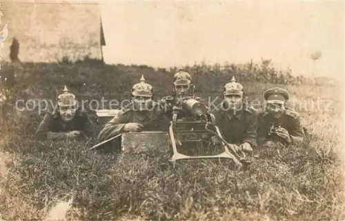 AK / Ansichtskarte 110 Regiment IR 110 Infanterie Mannheim Heidelberg MG im Feld Foto Maschinengewehr