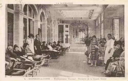 AK / Ansichtskarte Bagnoles-de-l Orne 61 Etablissement Thermal Péristyle de la Grande Source