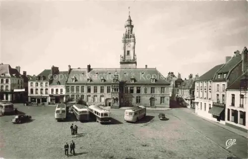 AK / Ansichtskarte Hesdin Montreuil 62 Pas-de-Calais Hôtel de Ville et la Place