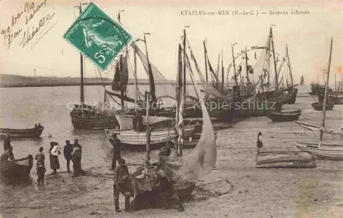 AK / Ansichtskarte Etaples-sur-Mer 62 Pas-de-Calais Bateaux échoués