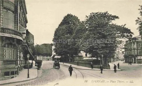 AK / Ansichtskarte EPERNAY 51 Marne Place Thiers