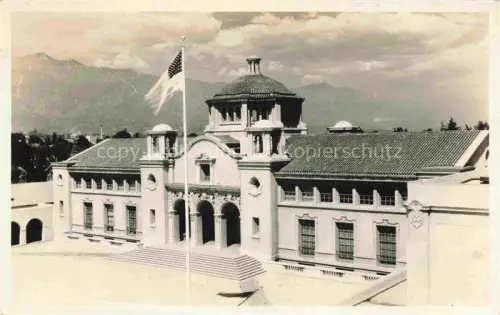 AK / Ansichtskarte Pasadena California USA Older building and Mt. Wilson