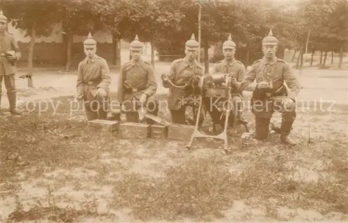 AK / Ansichtskarte Arys Ostpreussen Orzysz PL WK1 Maschinengewehr Pickelhauben Gruppenfoto