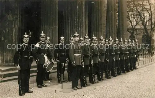 AK / Ansichtskarte 001 Regiment GRzF 001 Garde zu Fuss Potsdam Berliner Wache Gruppenfoto Trommler