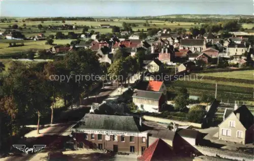 AK / Ansichtskarte La Celle-Saint-Avant  Loches 37 Indre-et-Loire Vue générale aérienne au premier plan Hôtel de La Caravanne