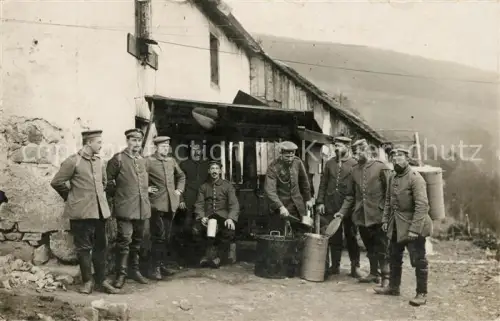 AK / Ansichtskarte Muensterthal Elsass Munster 68 Alsace Haut-Rhin WK1 Soldaten auf einer Ferme