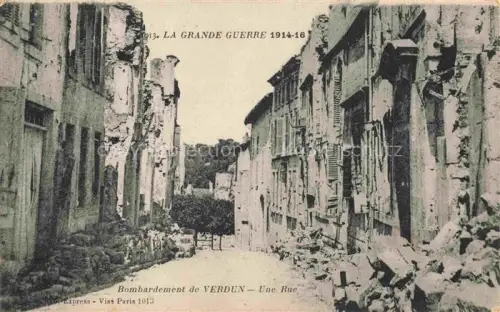 AK / Ansichtskarte VERDUN  55 Meuse Une rue bombardée Ruines Grande Guerre Truemmer 1. Weltkrieg