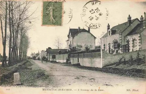 AK / Ansichtskarte Mennetou-sur-Cher Romorantin-Lanthenay 41 Loir-et-Cher Avenue de la Gare