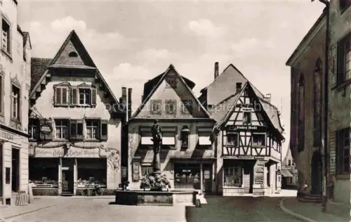 AK / Ansichtskarte OFFENBURG Offenbourg Fischmarkt Brunnen