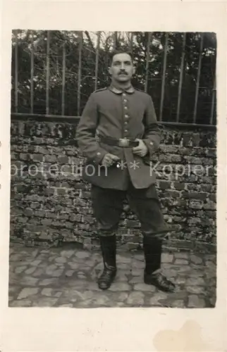 AK / Ansichtskarte WK1 Militaria Deutschland Soldat Fotoportrait 