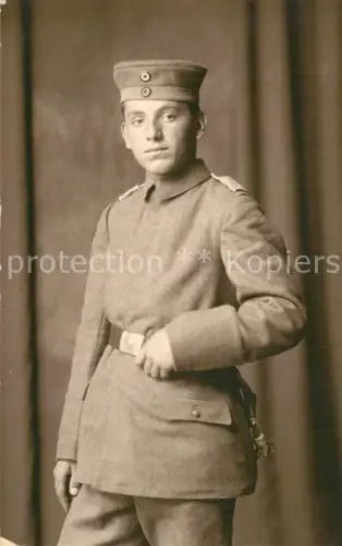 AK / Ansichtskarte WK1 Militaria Deutschland Foto Soldat Landwehr Portrait
