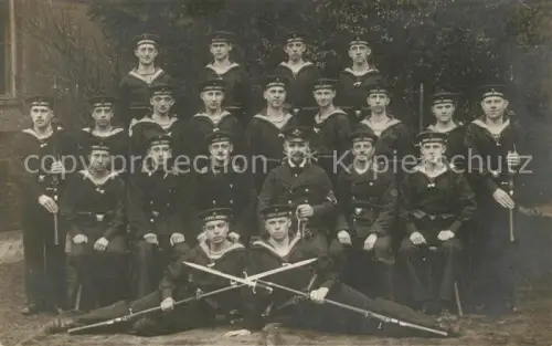 AK / Ansichtskarte WK1 Militaria Deutschland Marine Gruppenfoto KIEL