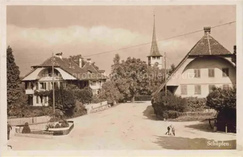 AK / Ansichtskarte Schuepfen  Aarberg BE Motiv mit Blick zur Kirche