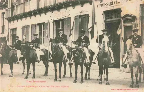 AK / Ansichtskarte LUCHON Bagneres-de-Luchon 31 Haute-Garonne Guides Luchonais à cheval