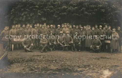 AK / Ansichtskarte WK1 Militaria Deutschland Maschinengewehr Abteilung MG Gruppenfoto Stahlhelme