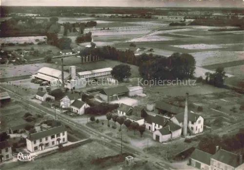 AK / Ansichtskarte Savigne-sur-Lathan Tours 37 Indre-et-Loire Laiterie de Hommes vue aérienne