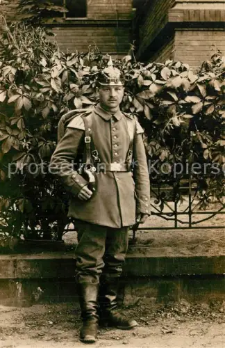 AK / Ansichtskarte WK1 Militaria Deutschland Unteroffizier Fotoportrait Pickelhaube mit Horn 
