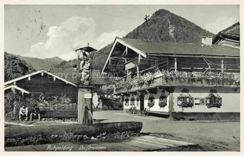 AK / Ansichtskarte Ruhpolding Bayern Dorfbrunnen