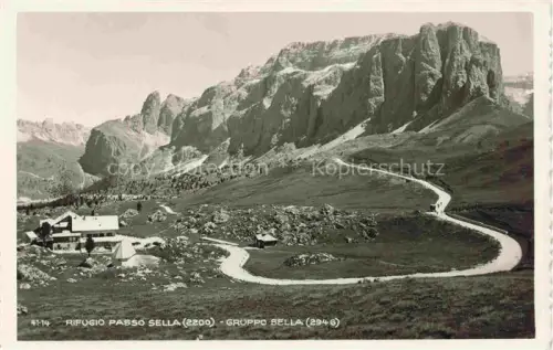 AK / Ansichtskarte Passo Sella 2240m Selva Val Gardena IT Rifugio Passo Sella Gruppo Sella