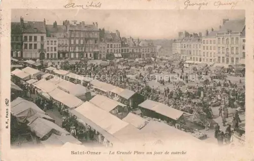 AK / Ansichtskarte SAINT-OMER  62 Pas-de-Calais La Grande Place un jour de marché