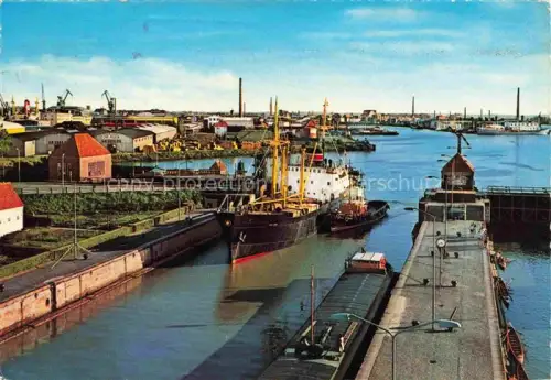 AK / Ansichtskarte BREMERHAVEN Doppelschleuse mit Fischereihafen