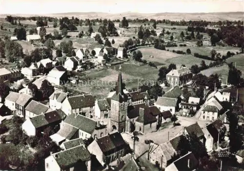 AK / Ansichtskarte Bagnols Issoire 63 Puy-de-Dome Vue générale aérienne et l'église