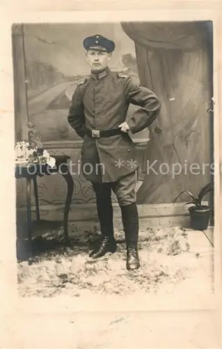 AK / Ansichtskarte WK1 Militaria Deutschland Fotostudio Portrait Soldat
