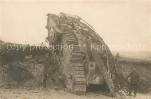AK / Ansichtskarte Panzer Tank Char d Assaut Militaria C51 Chapenon Bois de Laleau WK1 Foto