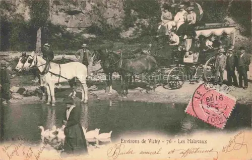 AK / Ansichtskarte Les Malavaux VICHY 03 Allier Mit der Pferdekutsche am Wasser