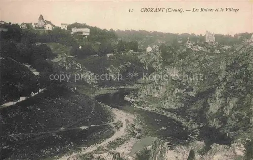 AK / Ansichtskarte Crozant Gueret 23 Creuse Les Ruines et le Village