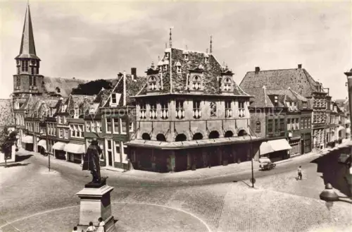 AK / Ansichtskarte HOORN Friesland NL Kaasmarkt met Waag Grote Kerk en Strand