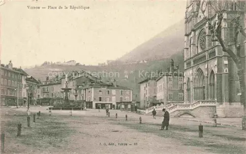 AK / Ansichtskarte Voiron GRENOBLE 38 Isere Place de la République