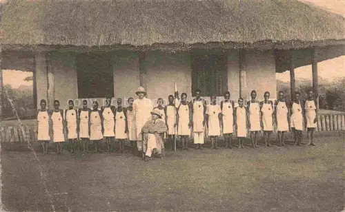 AK / Ansichtskarte Pawa Congo Belge Belgisch KONGO School voor verplegers van het Roode Kruis te Pawa