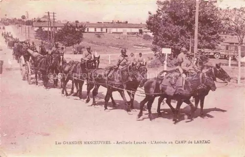 AK / Ansichtskarte Camp du Larzac Millau 12 Aveyron Les Grandes Manoeuvres Artillerie Lourde à l'arrivée au camp