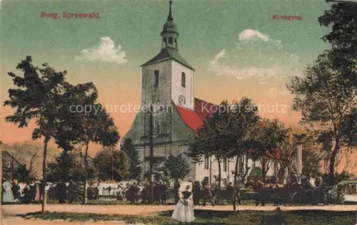 AK / Ansichtskarte Burg Spreewald Brandenburg Kirchgang