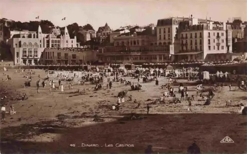 AK / Ansichtskarte DINARD 35 Ille-et-Vilaine Les Casinos
