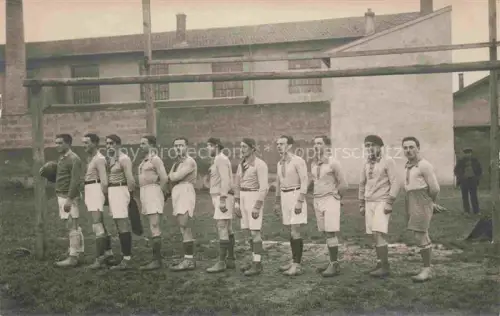 AK / Ansichtskarte LYON 69 Rhone Soccer Football Mannschaftsfoto