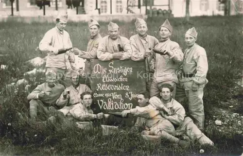 AK / Ansichtskarte Valdahon Le Valdahan Besancon 25 Doubs Die lustigen Elsaessischen Reservisten Classe 1926 Gruppenbild